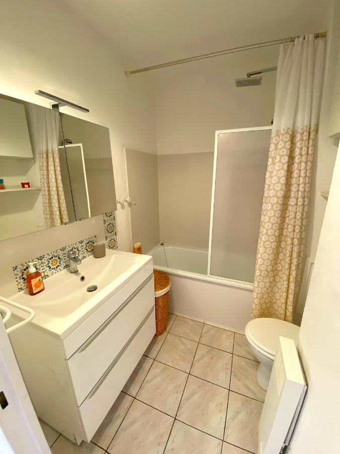 Appart 4 Pers Dans Residence Avec Piscine A 10 Min De La Plage Sanary-sur-Mer Ngoại thất bức ảnh