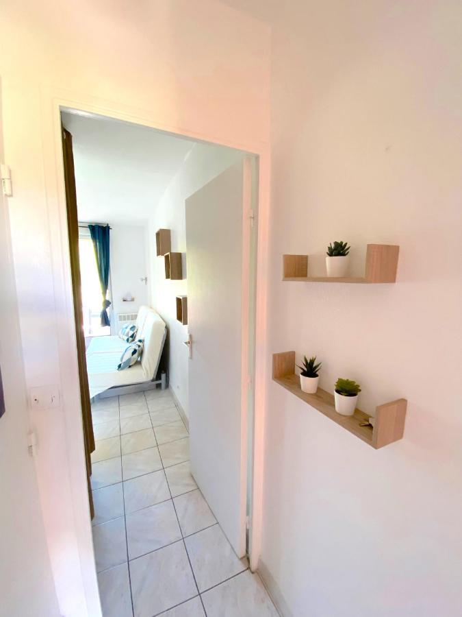 Appart 4 Pers Dans Residence Avec Piscine A 10 Min De La Plage Sanary-sur-Mer Ngoại thất bức ảnh